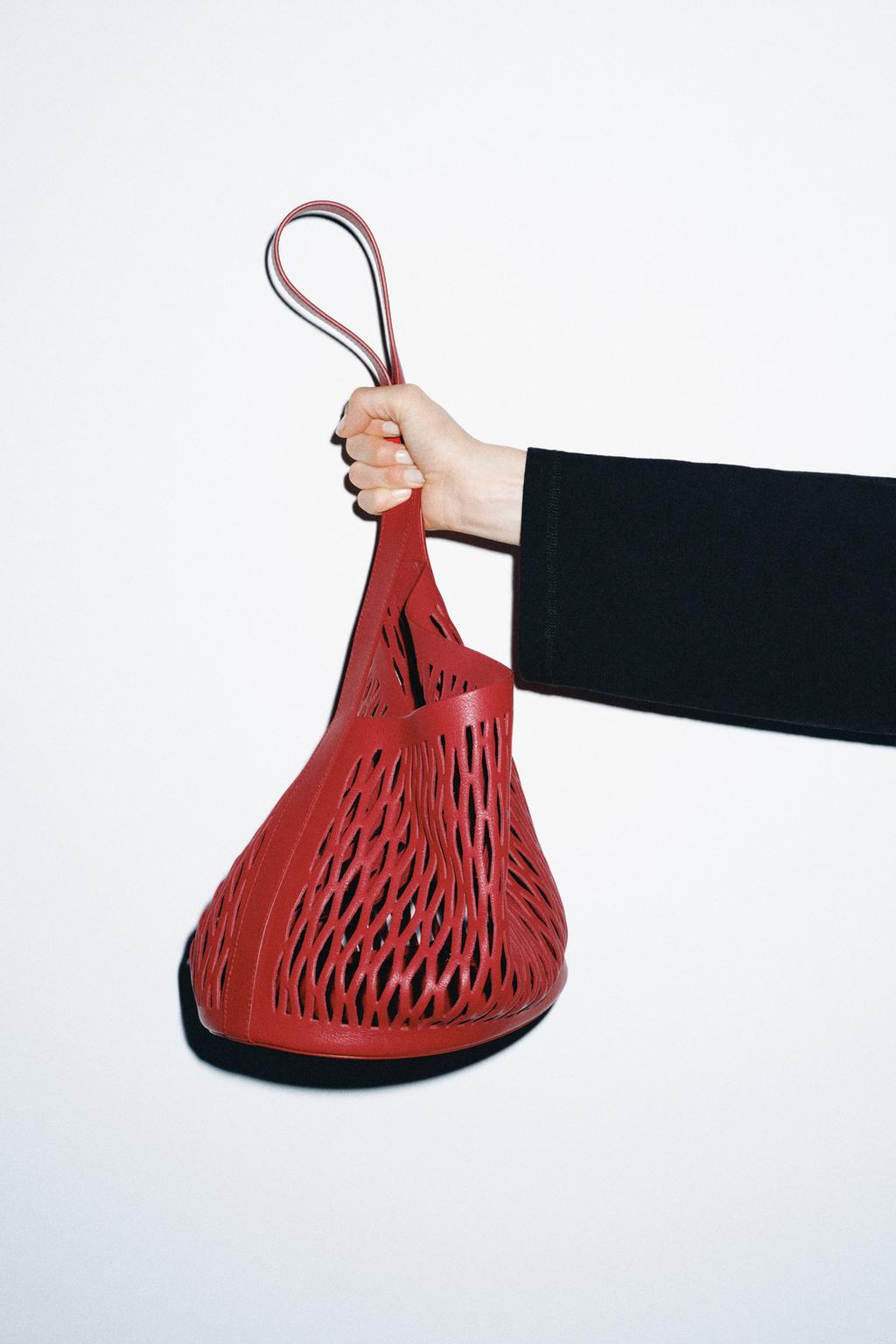 LEATHER SHOULDER BAG